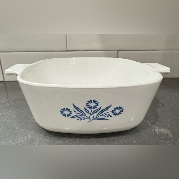 Corningware Other - Vintage Corning Ware Blue Cornflower 1 1/2 Quart Casserole Dish, No Lid